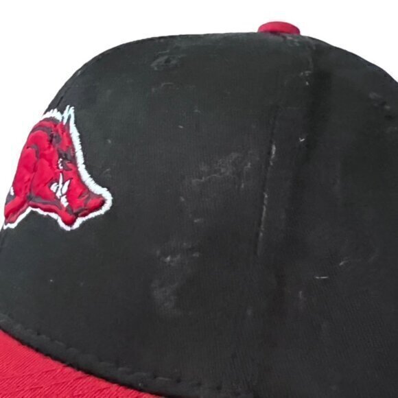 Arkansas‎ Razorbacks Going Yard Adjustable Strap Baseball Cap Black Hat Red Bill - Picture 4 of 7
